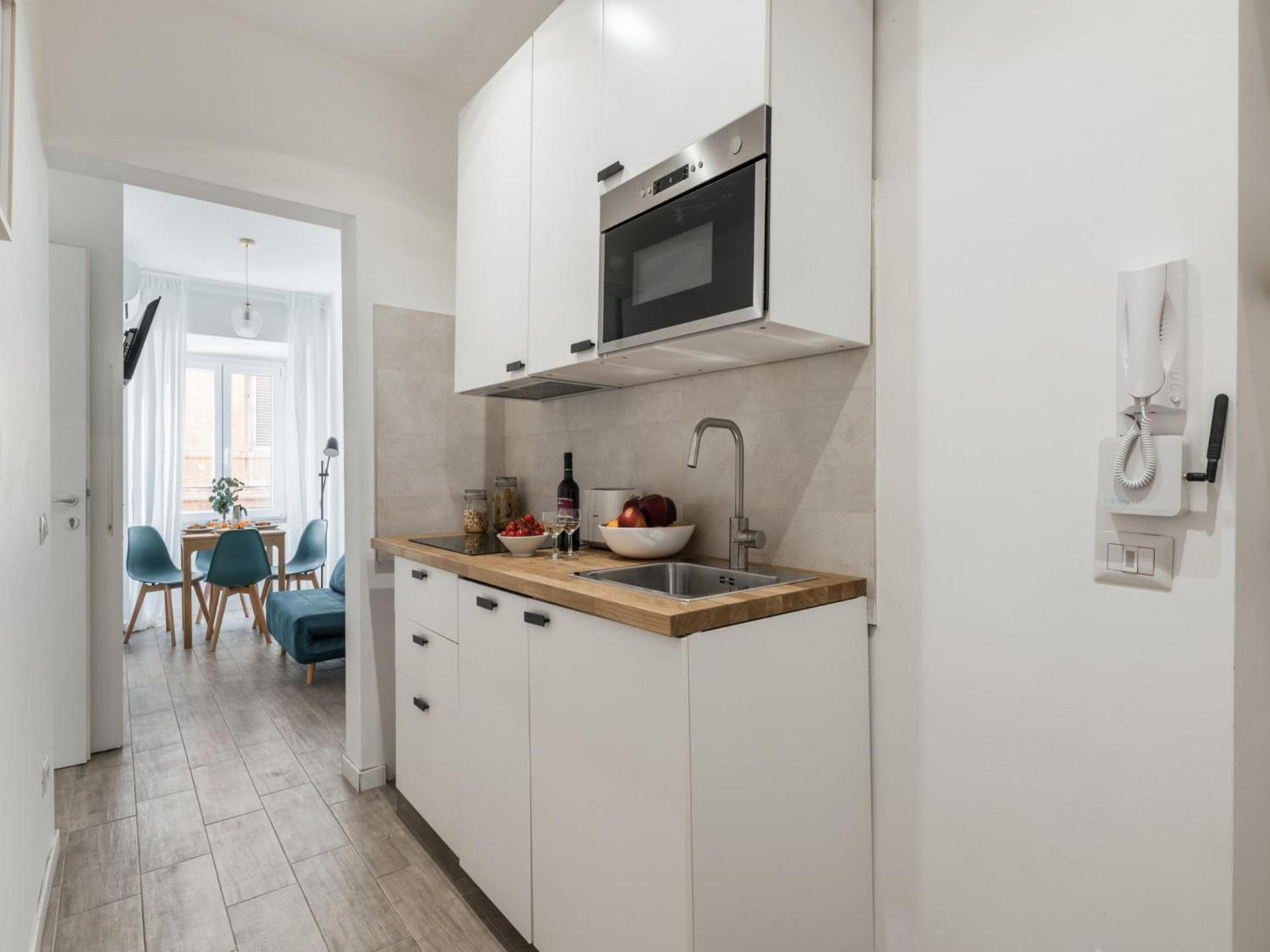 Apartment The Rent - Three-room Near The Colosseum Rom